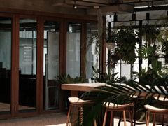 -ROAST coffee & eatery