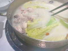 -洪氏嗨捞·广东猪肚鸡·椰子鸡火锅(西咸万象城店)