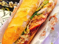 -Bánh Mì Huynh Hoa