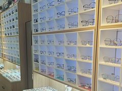 -天空之镜眼镜店蔡司依视路配镜授权零售店(望京颐堤港店)