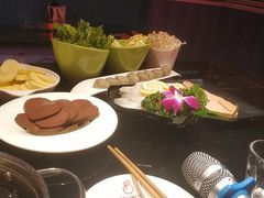 -唯爱KTV聚会餐厅(仙林东城汇店)