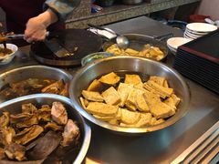 -松树干拌面店