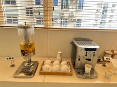 -卡罗酒店(东门晒布地铁站店)