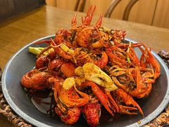 招牌干煸小龙虾-乔街深夜食堂·小龙虾·高压锅生蚝(杭州总店)