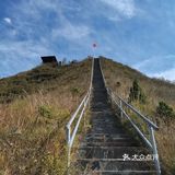 秋高气爽来跑山[呲牙][呲牙]