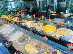自助取餐区-渔民船说·北塘海鲜·天津菜·海肠捞饭(北塘古镇店)