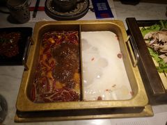 -尚尚仙·酸汤猪手·猪肚鸡火锅(华联万柳购物中心店)