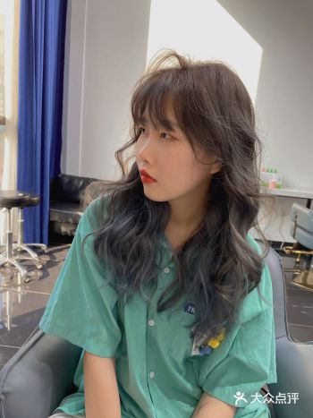 2021超火渐变欧美发色慵懒卷，超显白又显气质 