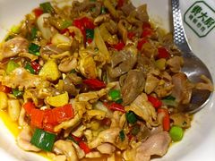 酸辣鸡杂-费大厨辣椒炒肉(万家丽一店)