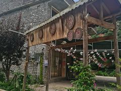 -高荡千年布依古寨旅游景区