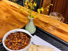 澳洲牛肉粒配薄饼-嘉良驿园·江南雅宴(旗舰店)