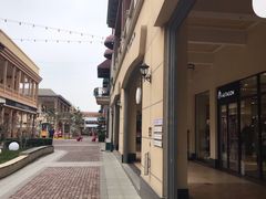 -王府井奥莱临潼小镇(临潼店)