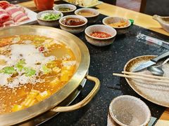 -顶顶汤火牛排火锅·经典铜锅涮肉