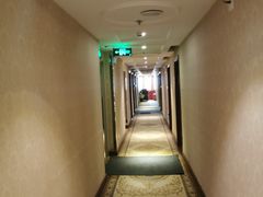 -维也纳酒店(罗湖口岸国贸东门店)