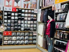 -优衣库(石家庄裕华万达广场店)