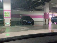 -经纬汇-停车场