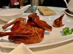 脆皮烧乳鸽-御宝轩(益丰·外滩源店)