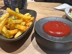 -LESCEDARS Brasserie Bistro香柏树