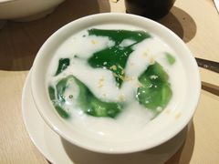 椰林斑斓冰粉-遇见小面(凯德广场店)