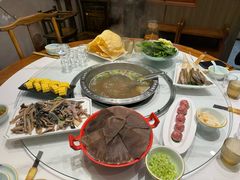 -乡土黄·鲜牛肉火锅·小龙虾(兴业街店)