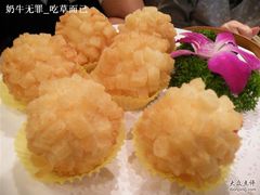 火腿汁灌汤虾球-御花园·粤菜·海鲜火锅(中山公园店)