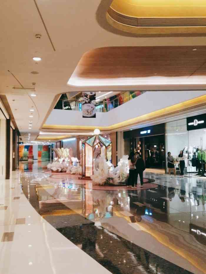 中航城君尚购物中心