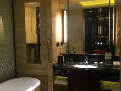 -成都保利公园皇冠假日酒店(熊猫基地店)