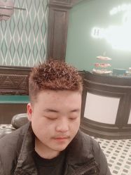 -海文先生国潮烫染男士理发馆