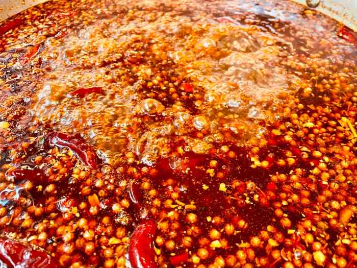 山城风串串王(建设路总店)-"好吃好辣,我们俩妹子撸了一百四的串,爽翻