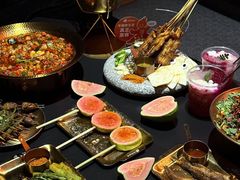 -何师烧烤Pro ·江湖川菜·小龙虾·精酿啤酒(太古里旗舰店)