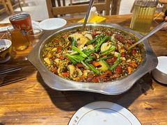 -乡土特色.冷锅鱼.牦牛肉汤锅