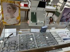 -GOOMI久米眼镜·蔡司·依视路·明月官方授权店(龙德紫金店)