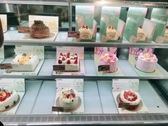 面包甜点陈列柜-圣安娜饼屋(信和广场店)