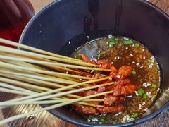 -虾弄弄海派小龙虾·牛羊蝎子火锅