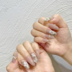 -花岐款式专研健康美甲沙龙
