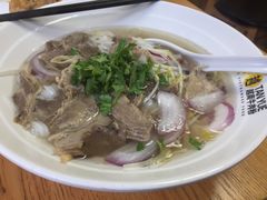 顺化肥牛汤檬粉-探越越南牛肉粉(江南西分店)