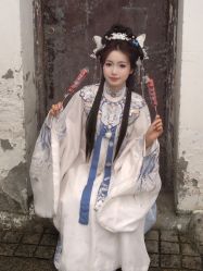 -一揽芳华汉服旗袍体验馆(拙政园店)