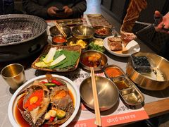 -草家酱蟹炭火烤肉店(珲春南路一店)