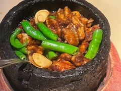 石锅杭椒牛蛙-虫二酒肆(美罗城店)