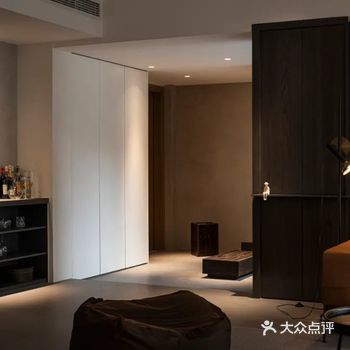 159平现代极简，暗色调的逆袭