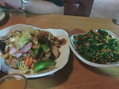 五花肉炒有机菜花-遇见小院—虹鳟鱼•农家菜(怀柔店)