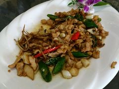 -山珍王国·云南野生菌石锅鱼