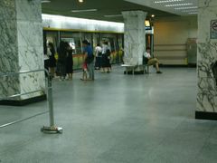-烈士陵园(地铁站)