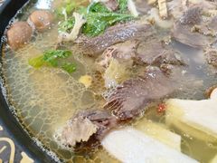-尚品牛味汤锅火锅(康定总店)
