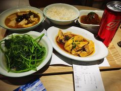 -老乡鸡(上海白玉兰广场店)