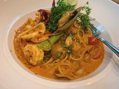 -Chom Cafe and Restaurant
