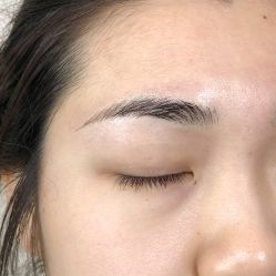 -一个差评成就的纹眉店
