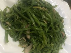 -喜乐餐厅•灯笼虾球首创者•本地小海鲜(二马路店)