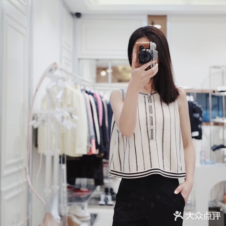魔都探店｜解锁上海Chanel外套最多的中古店