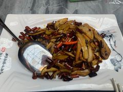 -蔼若春.传承三十年云南菜(金碧公园店)